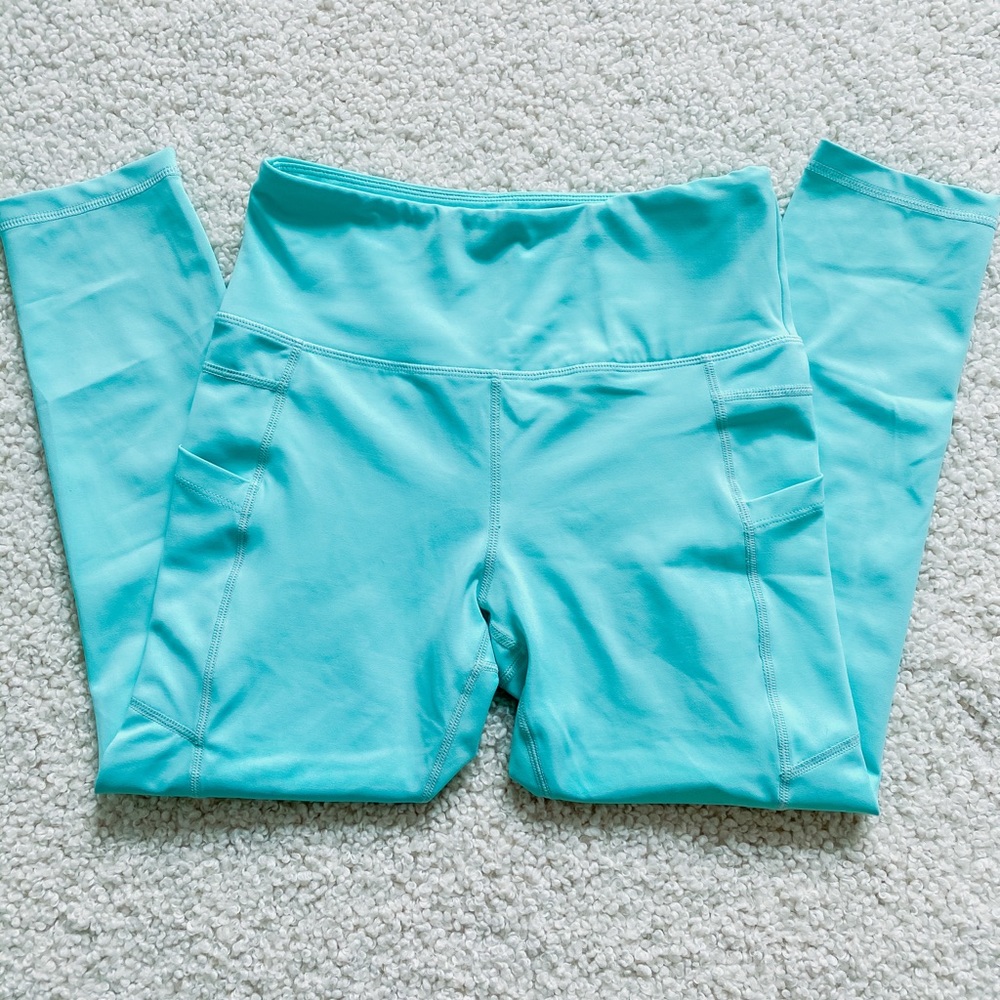 ZYIA bright blue Capri leggings w/pockets